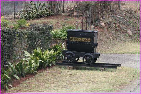 Un des wagonnets qui a d bien servir dans le temps. Imaginez le, plein de ppites d'or !