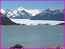 Le glacier Perito Moreno, prs de Calafate, vu de loin