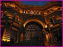 Monument ? ... Non, juste une galerie marchande dans Buenos Aires : magnifique !