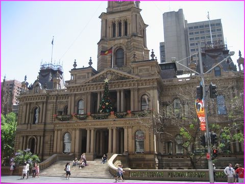 La Mairie de Sydney : elle a de la gueu....