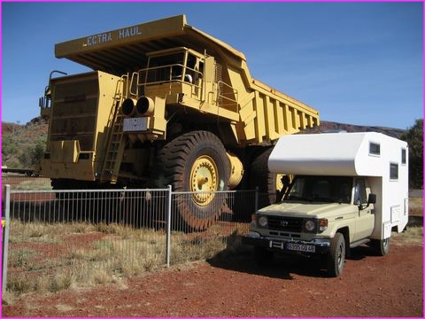 Et puis on m'a dit que si j'�tais sage ... je deviendrai grand comme ce camion des mines du Pilbara