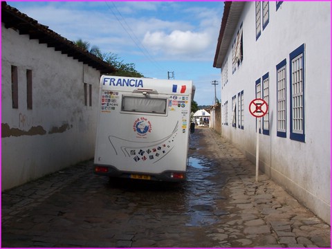 Et un autre passage d�licat dans Paraty avec ses rues pav�es 