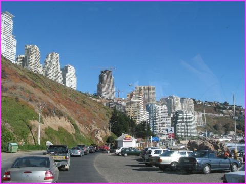 Comme (trop) souvent le long des belles c�tes, le b�ton pousse, pousse, ....