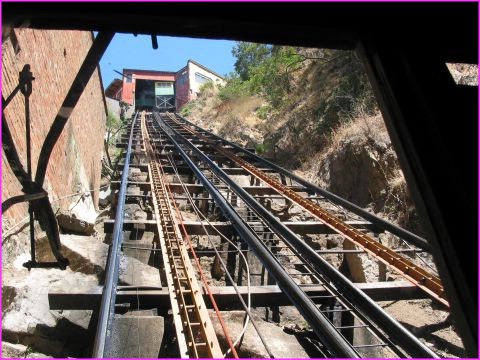 ... et ils arrivent � monter �a malgr� leur �ge !