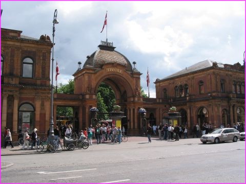 L'entr�e du parc de Tivoli � Copenhague