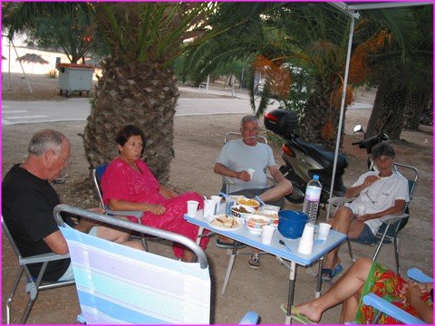 QUe c'est bon l'Ouzo surtout en bonne compagnie (ici avec des 