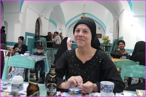 A comme �a c'est plus sympa (avec une bonne bi�re Iranni�ne sans alcool bien s�r !)