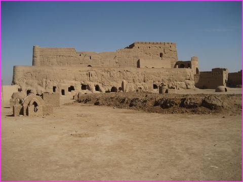 La forteresse de Narin Qualeh dans la ville de Meybod (une oasis fortifi�e au Nord de Yazd, qui vaut le d�tour)