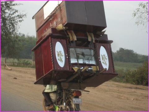 Et celui qui dit qe je d�m�nage .. je lui ....