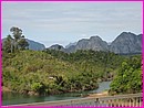 Beau paysage comme il y en a beaucoup sur la route enre Vang Vieng et Luang Prabang