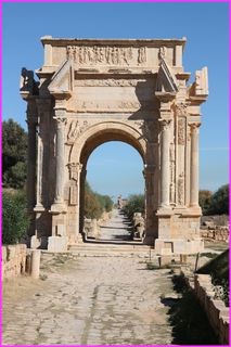 Belle arche qu marque l'entre  Leptis Magna