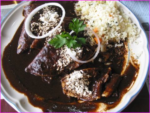 Un plat ... hummmmmmmmmmmm ... le mole poblano avec sa sauce 