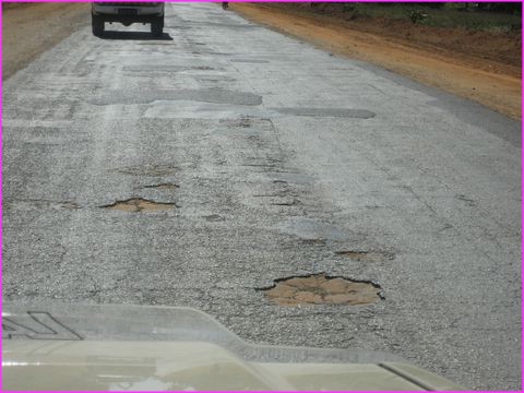 La route a encore quelques lacunes .. ici ou l�