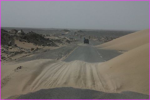 Quand le sable gagne gagne sur la route