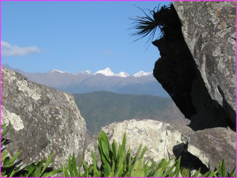 Vue des montagnes enneiges, depuis le site