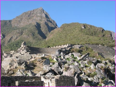 ... vue du mont Machu Picchu depuis le site