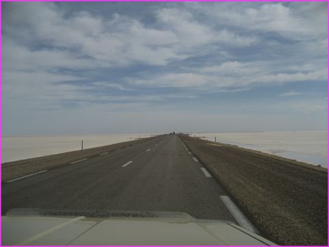 Traverse du Chott El-Jerid : trange paysage