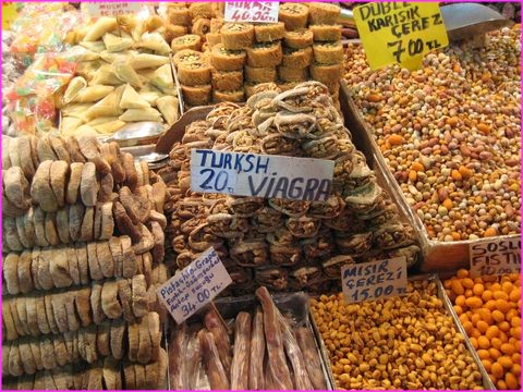 En tous cas, on esp�re qu'ils vont appr�cier notre super Viagra les Europ�ens ! (figues farcies � la noix ... pour ceux que cela int�resse)