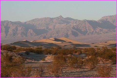 De supers dunes de sable  l'entre de la Death Valley